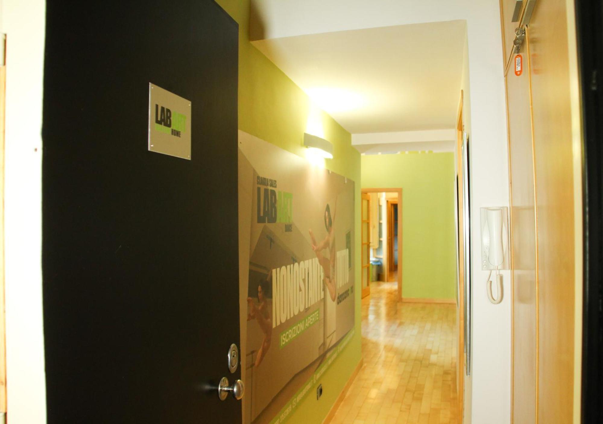Metro Amedeo - Stanza Privata Con Vasca Idromassaggio Apartment Naples Exterior photo